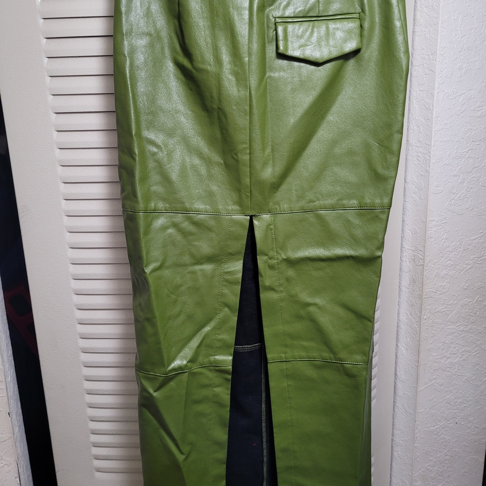 Forever 21 Lime Leather Skirt - Picture 2 of 4